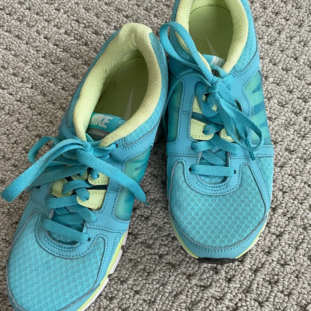 New! Nike dual fusion running shoes